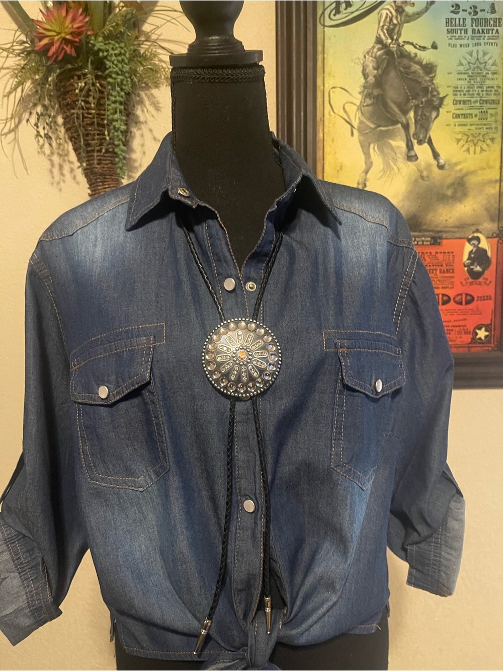 Western Silver Concho Bolo Tie Necklace - Black Cord